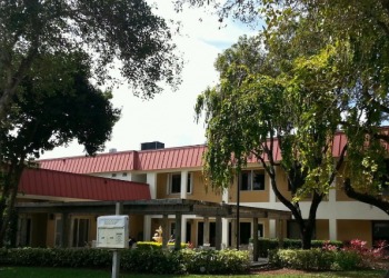 Heartland Healthcare Center Kendall was found in 2015 to have failed to take precautions to prevent infections and allowing a resident to fall and fracture her hip