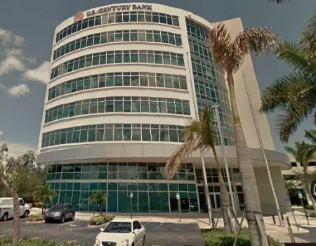Big-name founders of Miami’s U.S. Century Bank in big-money fight with bank’s board