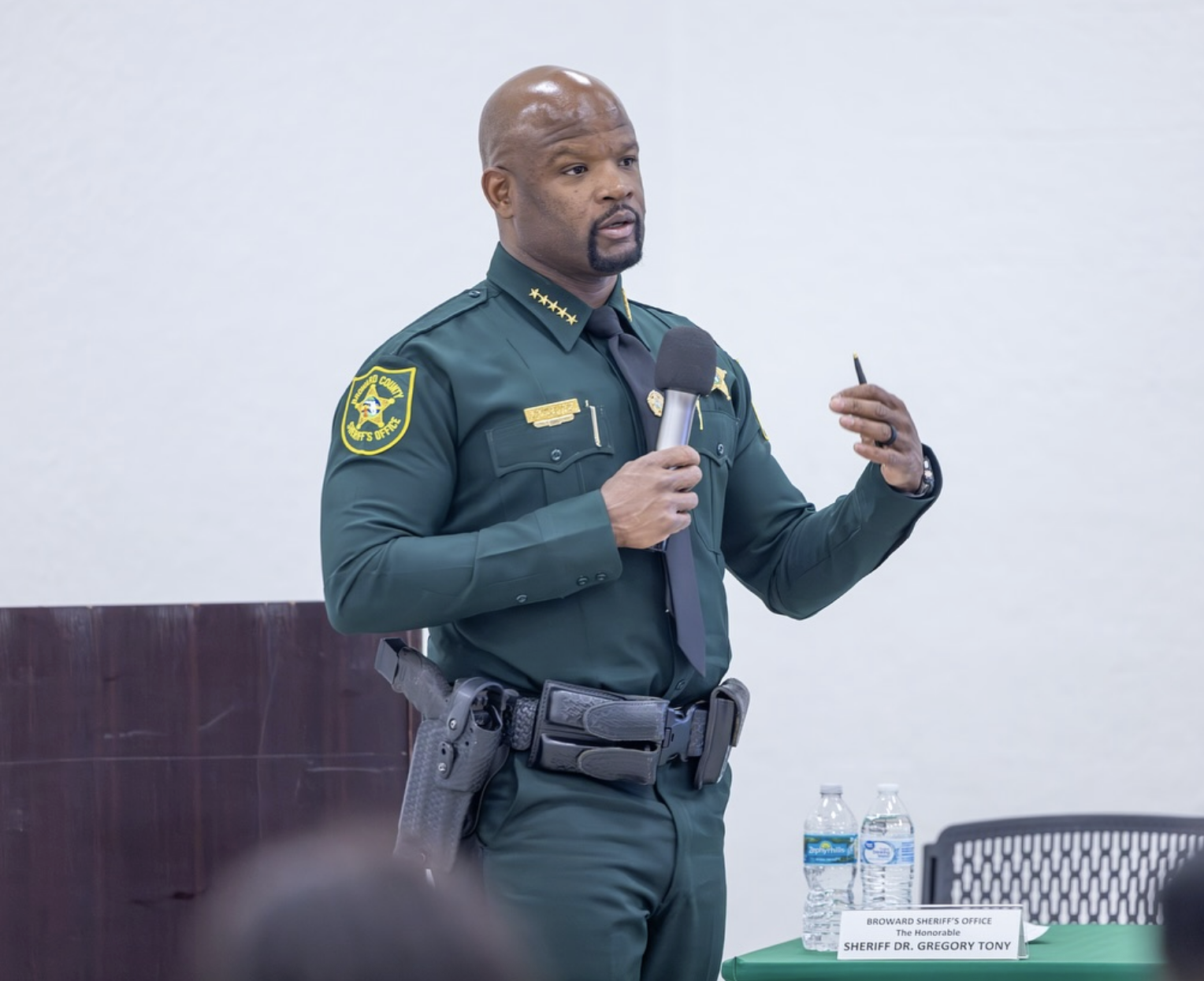 First it was Deerfield Beach’s city manager, now the mayor of Pembroke Park says Sheriff Tony threatened him